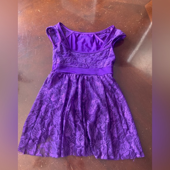 Dance costume (Curtain call costumes) - Picture 2 of 2